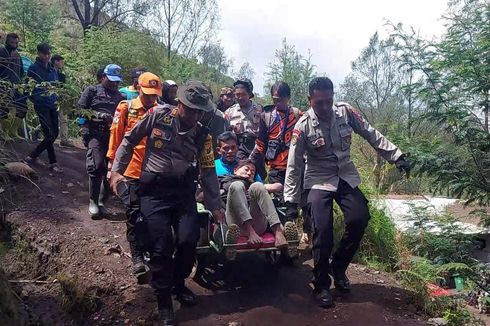 Hilang di Kawah Ijen, Seorang Pendaki Ditemukan Selamat Dalam Jurang