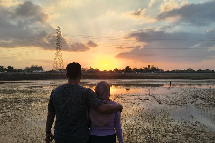 Waduk Delingan Karanganyar Menyusut Jadi Spot Berburu Sunset dan Berkah Petani Musiman