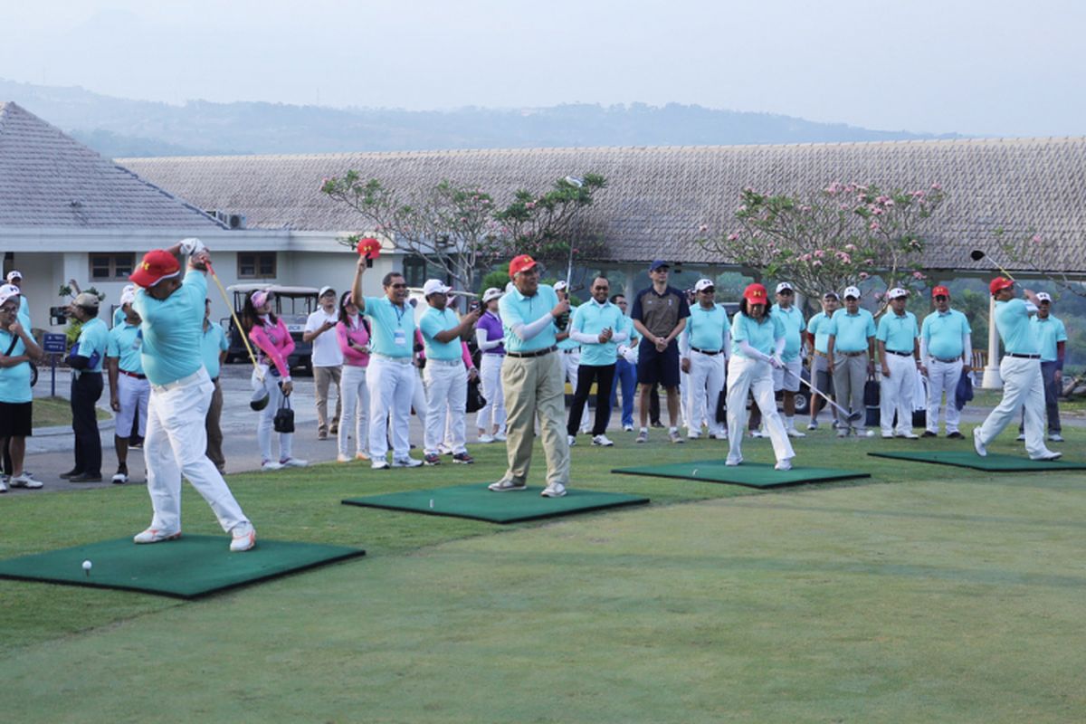 Universitas Prasetiya Mulya, Ikatan Alumni Universitas Prasetiya Mulya (IKAPRAMA) dan Perkumpulan Golf Prasetiya Mulya (PGPM) dalam gelaran Piala Rektor 2018 yang diadakan di Sentul (16/9/2018) untuk penggalangan dana beasiswa bagi mereka yang membutuhkan.