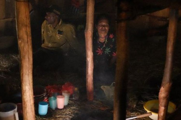 Pengungsi Nduga menumpang di kerabat di Wamena. 