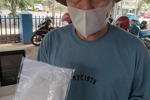 Waspada Abu Vulkanik Gunung Anak Krakatau, Warga Ciamis Mulai Pakai Masker dan Kacamata