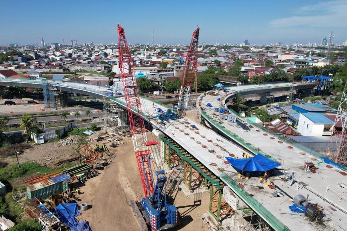 Proyek Jalan Akses Tol Makassar New Port (MNP) sepanjang 3,2 km.