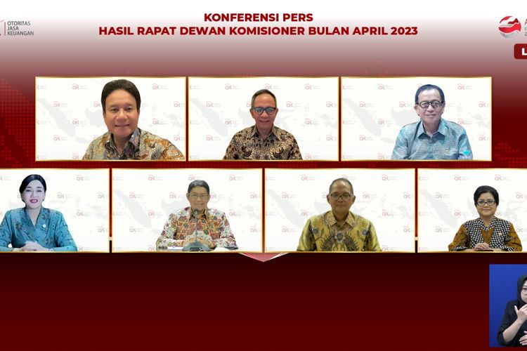 Konferensi pers Rapat Dewan Komisioner Bulanan OJK, Jumat (5/5/2023).