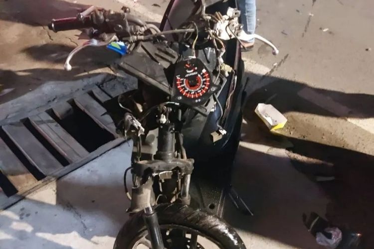 Kecelakaan maut melibatkan dua sepeda motor di Jalan Raya Pulogebang, Cakung, Jakarta Timur, Senin (17/1/2022), sekitar pukul 02.00 WIB.