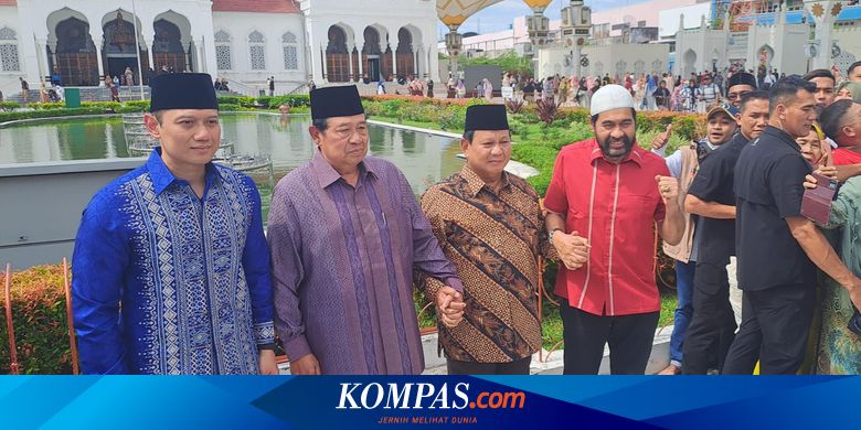 Momen SBY, Prabowo, AHY, dan Eks Panglima GAM Foto Bareng di Masjid Baiturrahman Aceh