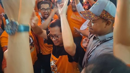 Pramono Anung Berjoged Seru bersama Warga Tanah Abang
