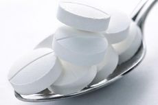 Efek Samping Konsumsi Suplemen Kalsium bagi Orang di Atas 50 Tahun