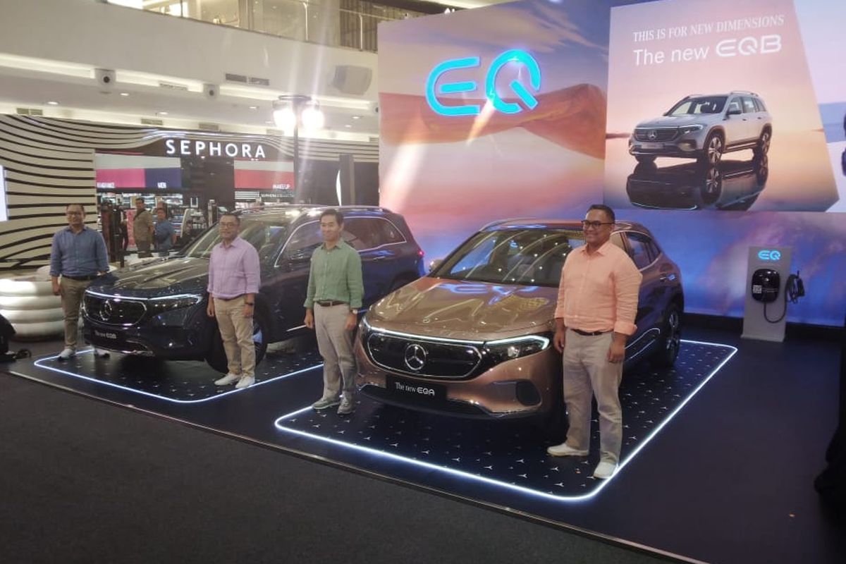 Mercedes Benz Indonesia resmi melansir empat model baru di Tanah Air. Empat model baru tersebut ialah New Mercedes-Benz BLC, New A-Class, dan dua mobil listrik Mercedes-Benz EQ1 dan EQB.