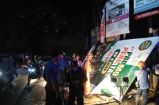 Hujan dan Angin Kencang Melanda Depok, 3 Baliho Roboh, Salah Satunya Timpa Mobil