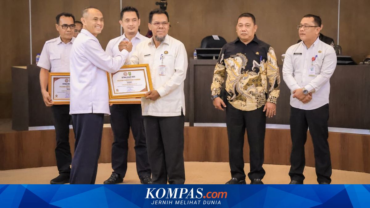 Pemkot Pekanbaru Raih Predikat Informatif di KI Riau Award 2025