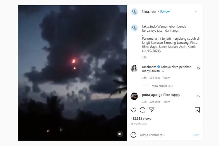 Tangkapan layar akun media sosial Instagram @fakta.indo, video viral bola merah diduga meteor jatuh di Aceh. Peneliti Lapan menyebut kemungkinan adalah fireball atau bola api meteor.