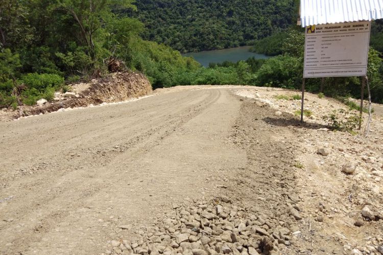  Jalan Akses lanjutan Bandara Komodo sepanjang 8,80 kilometer.