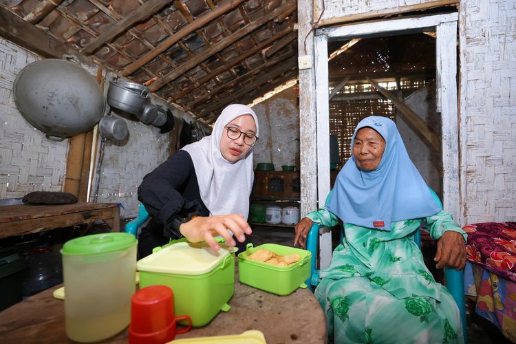 Lebih dari Sekadar Bantuan Pangan, Rantang Kasih Banyuwangi Jangkau 8.000 Lansia
