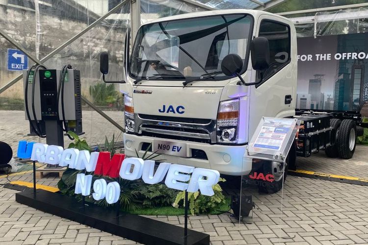 Truk Listrik JAC N90EV Mulai Dipakai buat Angkutan Logistik