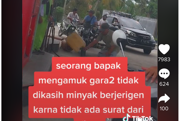 Sebuah video memperlihatkan seorang pria yang mengamuk di SPBU karena tak diizinkan membeli bahan bakar minyak (BBM) memakai jeriken, viral di media sosial.
