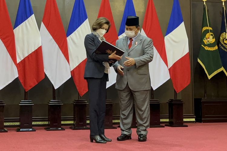 Menteri Pertahanan (Menhan) Prancis Florence Parly bertemu Menhan Prabowo Subianto di Kementerian Pertahanan (Kemenhan), Jakarta, Kamis (10/2/2022).