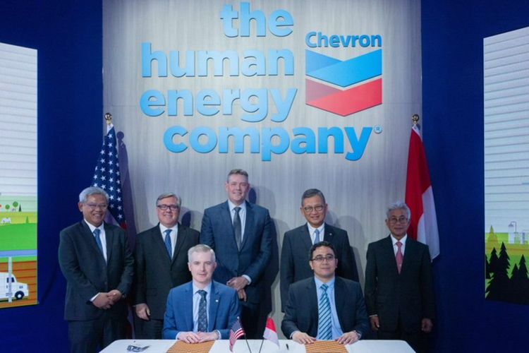 PT Pertamina (Persero) dan Chevron New Energies International Pte. Ltd. (Chevron New Energies), menandatangani Joint Study Agreement (JSA) untuk mengkaji kelayakan carbon capture storage (CCS) dan carbon capture, utilization, and storage (CCS/CCUS) di Kalimantan Timur (Kaltim), Selasa (7/3/2023).

