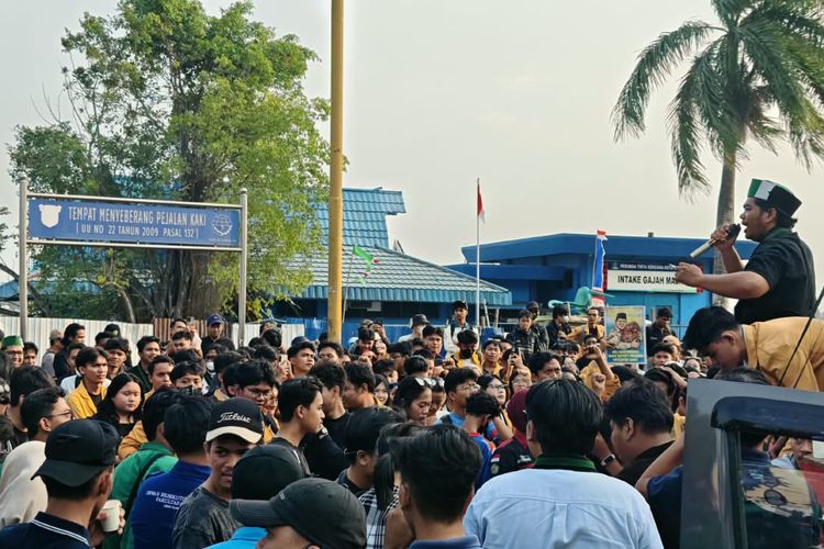 Ratusan Mahasiswa Demo di Kantor Gubernur Kaltim, Tuntut Dana Bagi Hasil hingga Pemerataan Pembangunan