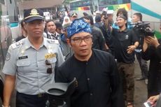 Mau Foto Bareng Ridwan Kamil? Pungut Sampah Dulu...