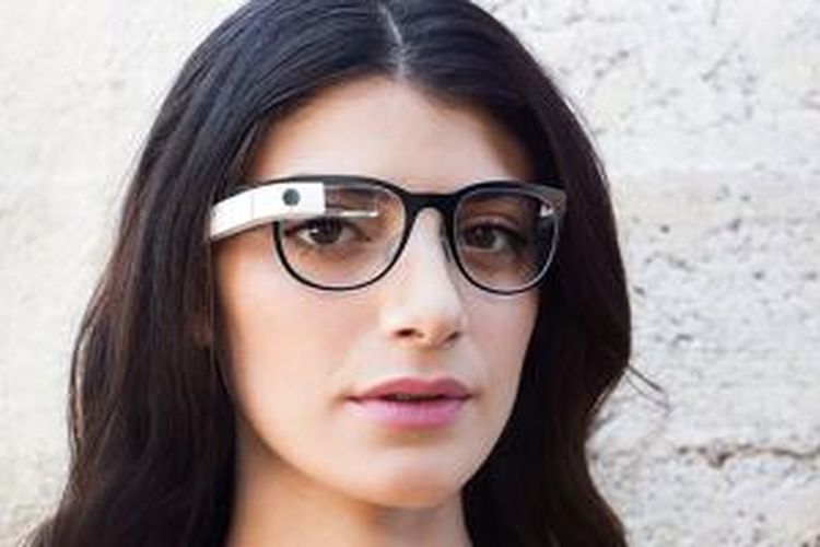 Google Glass untuk pemakai kacamata normal.