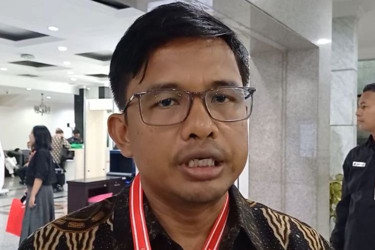 Komisioner Komisi Pemilihan Umum (KPU) Idham Holik di gedung MK, Jakarta Pusat, Kamis (2/5/2024). 