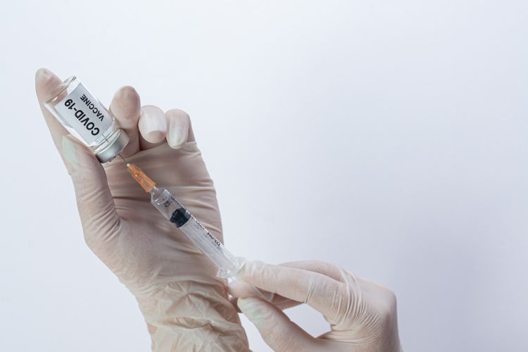 Ilustrasi vaksin booster Covid-19. Berikut update Covid-19 di Jatim, DIY, Bali, NTB, NTT, Kalbar, dan Kalsel 27 September 2022.
