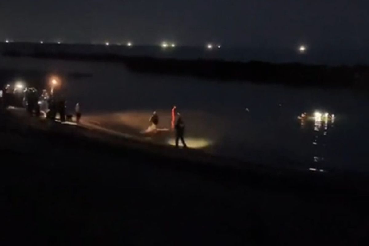 Proses evakuasi TKI asal Kabupaten Malang yang tewas di Jepang akibat tenggelam ke laut, oleh otoritas negara Jepang.