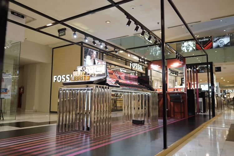 Offline pop up store YSL Beauty di mal Grand Indonesia yang berlangsung pada 27 Juni 2022- 3 Juli 2022.