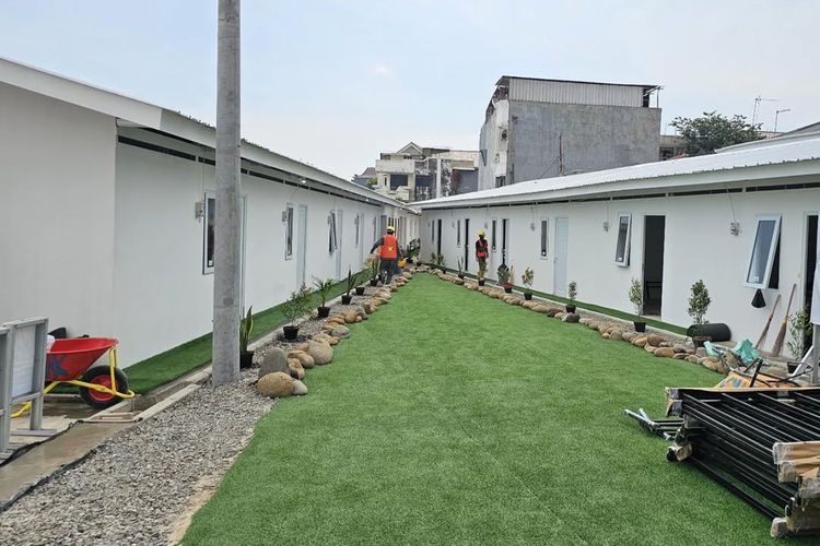 Seskab Teddy Cek Pembangunan Hunian Layak di Rel Senen, Ada Fasilitas Bermain Anak