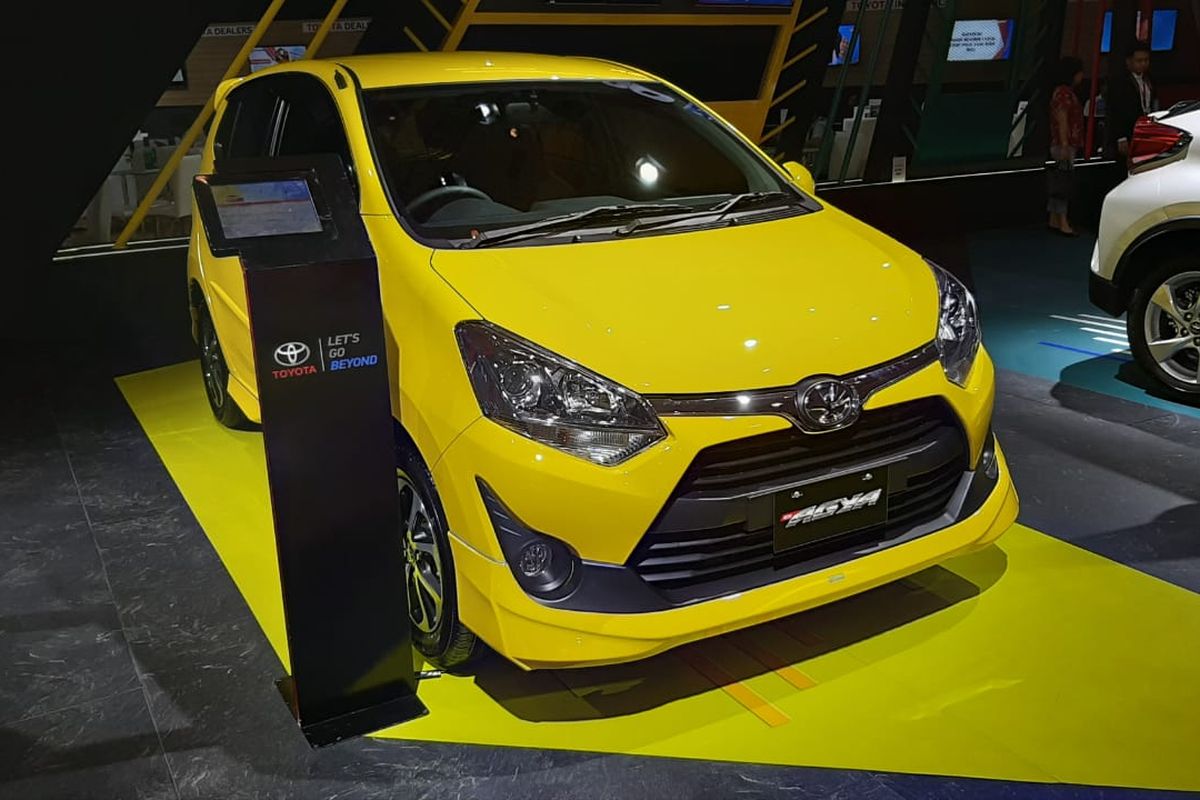 Produsen mobil LCGC tawarkan diskon menarik selama Telkomsel IIMS 2019.