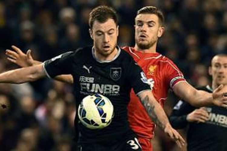 Jordan Henderson menjadi motor permainan Liverpool pada pertandingan melawan Burnley, Rabu (4/3/2015). 