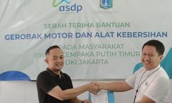 Komitmen Wujudkan Kehidupan Berkelanjutan, ASDP Salurkan Bantuan Motor Gerobak dan Komposter Sampah