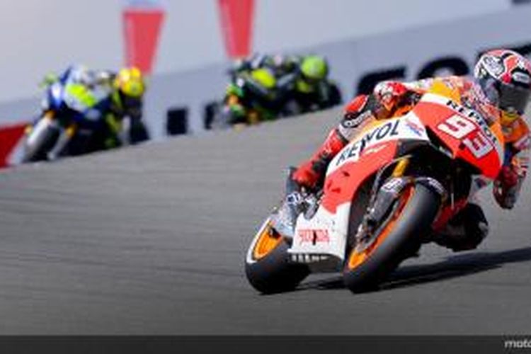 Pebalap Repsol Honda, Marc Marquez, memimpin balapan GP Jerman di Sirkuit Sachsenring, Minggu (14/7/2013).