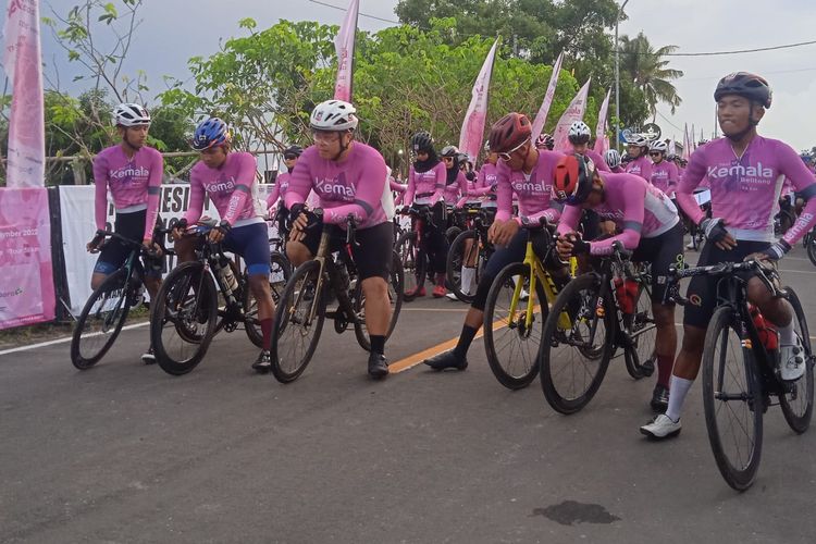 Peserta Tour of Kemala Belitong 2022.