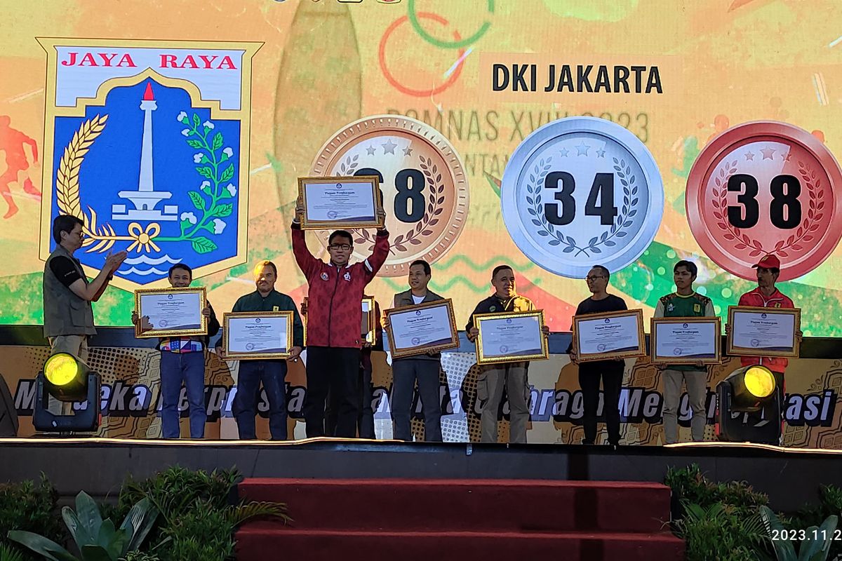Provinsi DKI Jakarta meraih juara umum dalam ajang Pekan Olahraga Mahasiswa Nasional 2023 di Kalimantan Selatan.