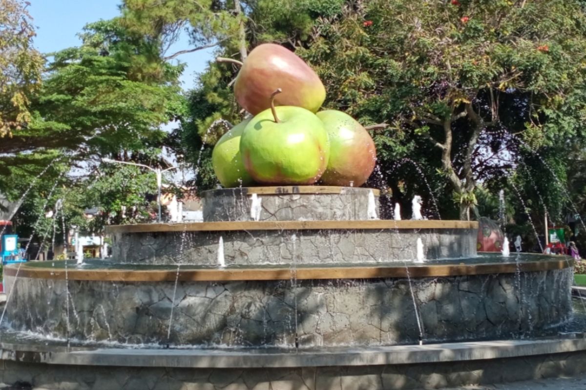 Alun-alun Kota Batu, Jawa Timur. 