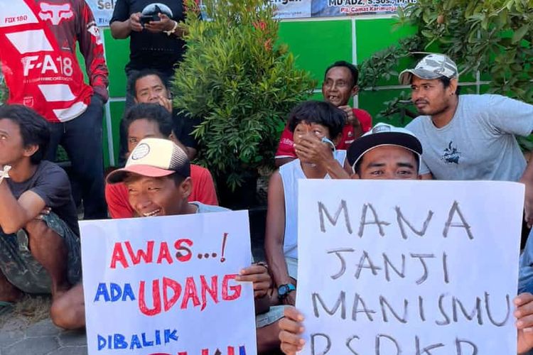 Ratusan warga menggelar aksi unjuk rasa menuntut penutupan tambak ilegal di Karimunjawa, Jumat (22/9/2023).