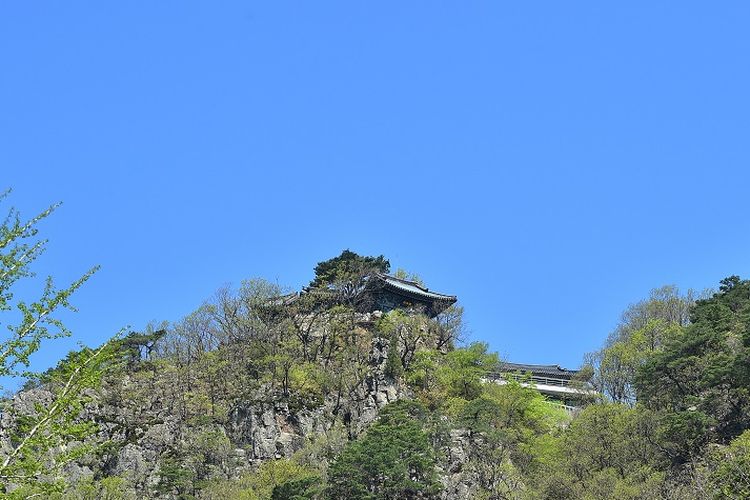 Kuil Oeosa di Pohang, Gyeongsang Utara, Korea Selatan DOK. Shutterstock/Sanga Park