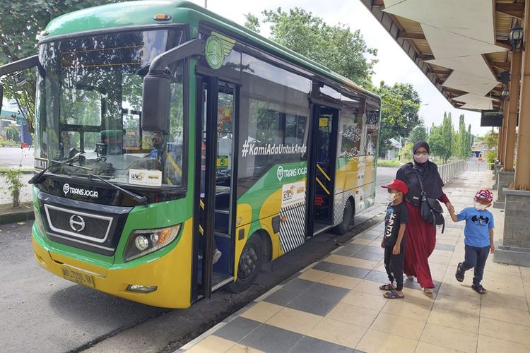 Bus Trans Jogja di Yogyakarta. 