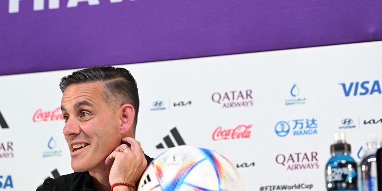 Pelatih timnas Kanada, John Herdman, memberi isyarat pada laga Grup F Piala Dunia Qatar 2022 antara Kanada dan Maroko di Stadion Al-Thumama di Doha pada 1 Desember 2022. PSSI secara resmi memastikan penunjukkan John Herdman sebagai pelatih Timnas Indonesia pada Sabtu (3/1/2026) sore WIB.