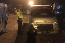 Berbagai Modus Kelabui Polisi Demi Mudik, Sewa Travel Gelap hingga Sembunyi dalam Truk