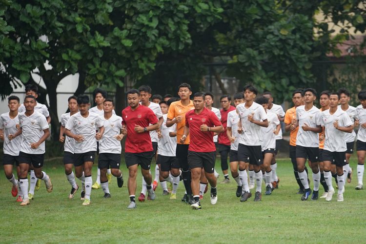 Skuad timnas U16 Indonesia latihan di Yogyakarta sebelum tampil pada Piala AFF U16 2022.