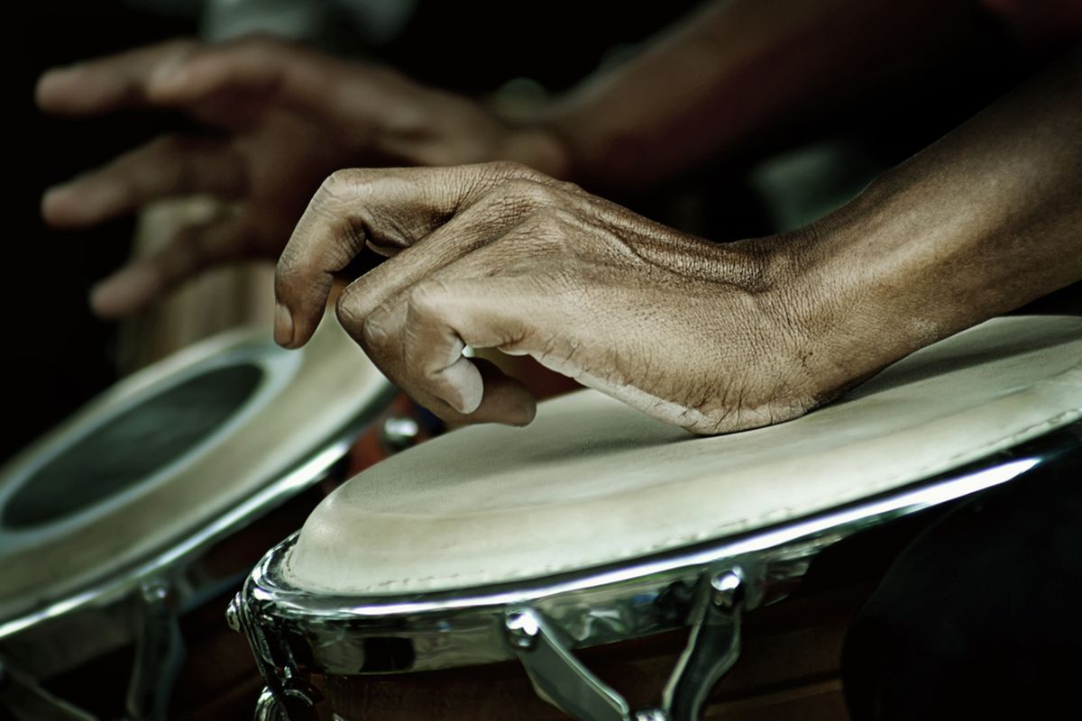 Ketukan dalam irama gendang adalah salah satu pembeda antara musik dangdut biasa dnegan musik dangdut koplo.