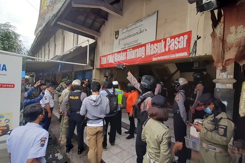 Antisipasi Kerumunan di Pasar dan Mal, Satpol PP Sukoharjo Giatkan Patroli Pagi hingga Malam