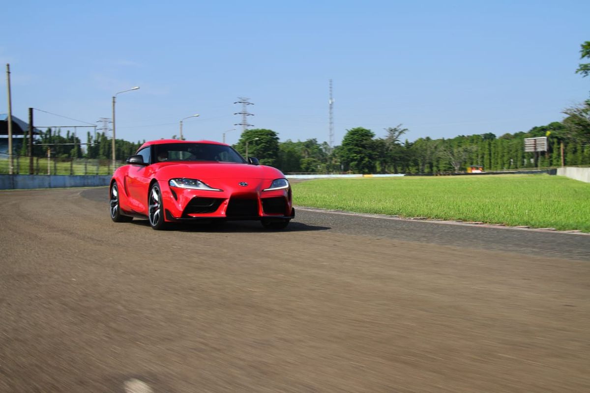 Test Drive Toyota GR Supra di Sirkuit Sentul