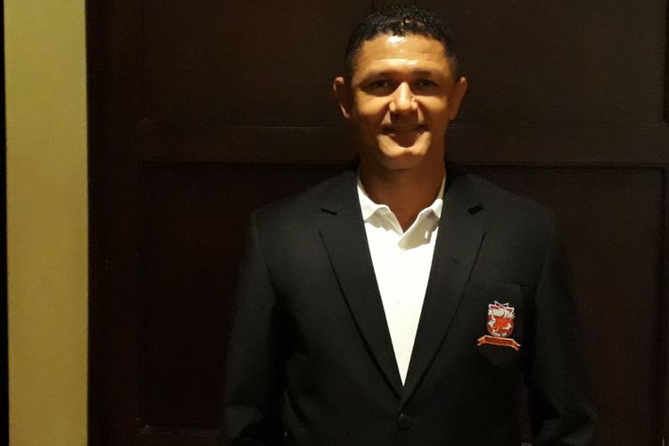 Pelatih Madura United, Gomes de Oliveira, hadir pada acara launching tim di Hotel Shangrila, Surabaya, Rabu (10/1/2018).
