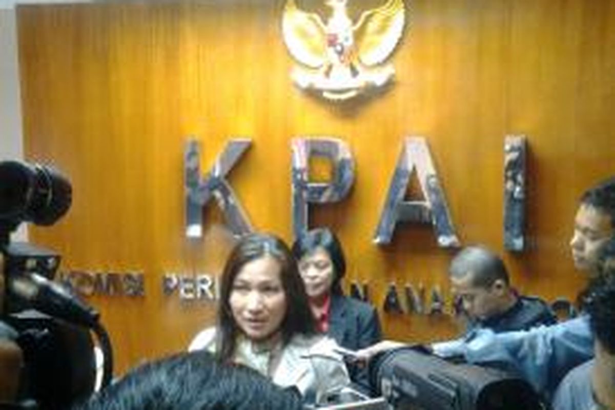 Sekjen KPAI Erlinda memberikan keterangan pers kepada wartwan di Gedung KPAI, Rabu (23/4/2014).