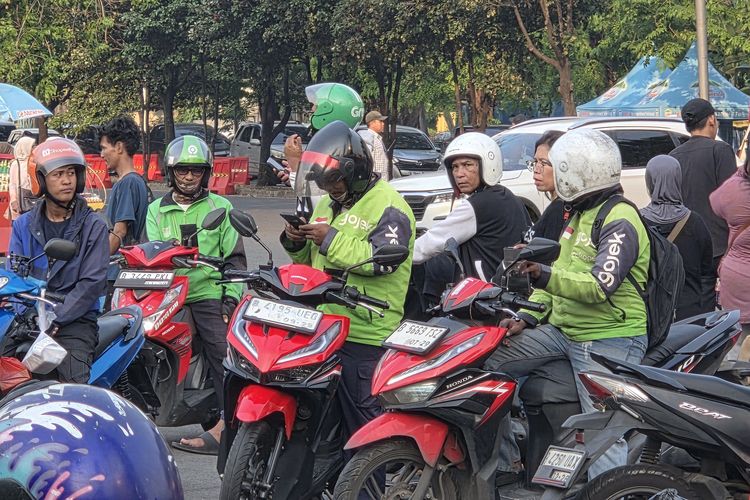 Potongan Komisi Ojol 8 Persen Belum Cukup, Driver Soroti Biaya Layanan Aplikator