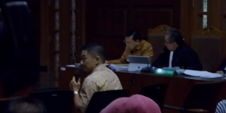 Mantan Country Manager HP Enterprise Services, Charles Sutanto Ekapradja saat bersaksi di Pengadilan Tipikor Jakarta, Senin (22/1/2018).