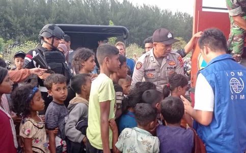 Rohingya Refugees Land on Indonesia's West Coast